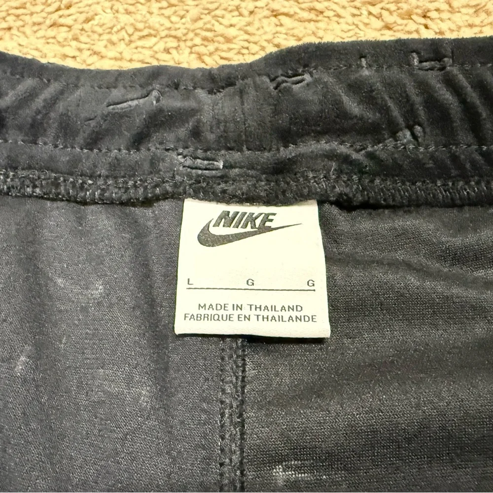 Nike Air Women's Black Velour Shorts, Size L
